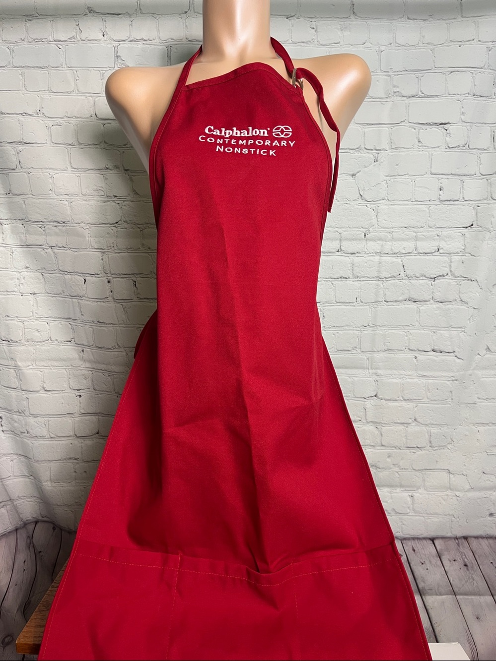 Calphalon Red Apron adjustable ties Contemporary Non-stick